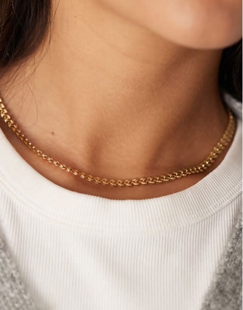 Z gold plated leaf chain necklace in gold